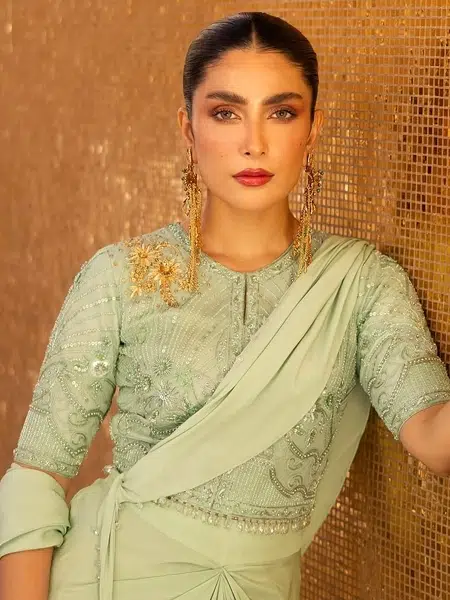 Ayeza Khan – The Timeless Beauty of Pakistani TV