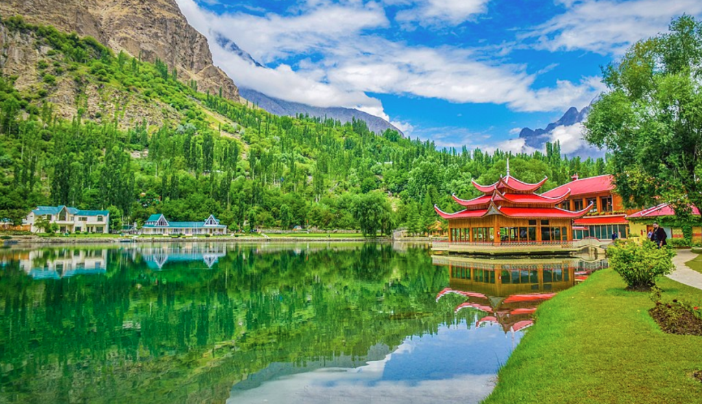 Land of Lakes and Mountains - Skardu