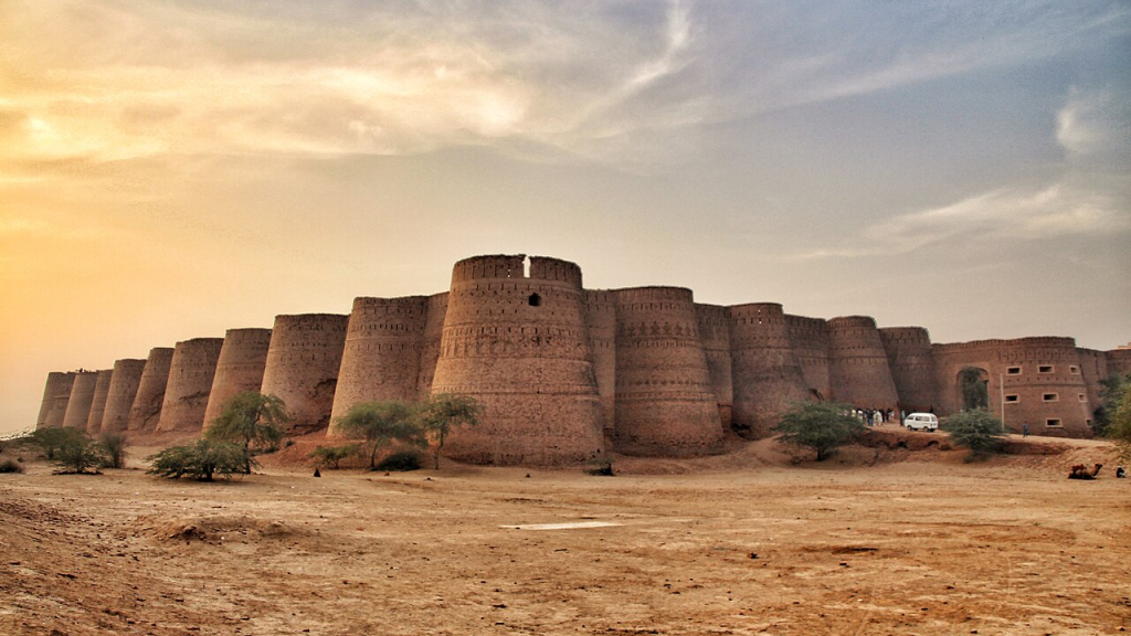 The Desert Crown of Bahawalpur - Derawar Fort