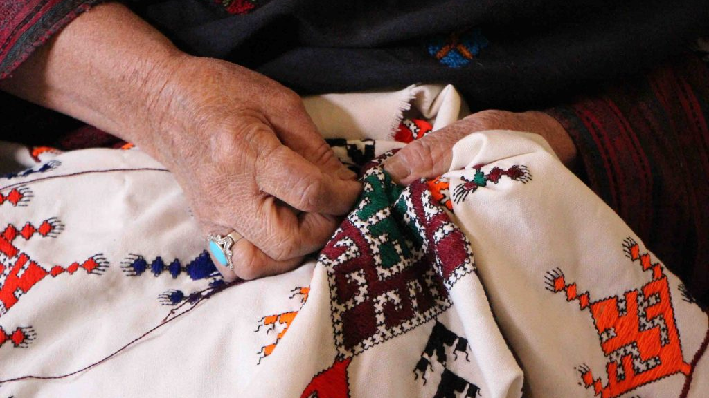 Top handicrafts in Pakistan - Embroidered Textiles